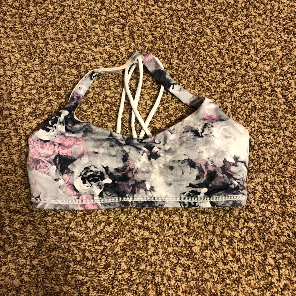 Lululemon sports bra